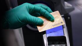 Как пополнить чужую карту Сбербанка в ТВОЕ